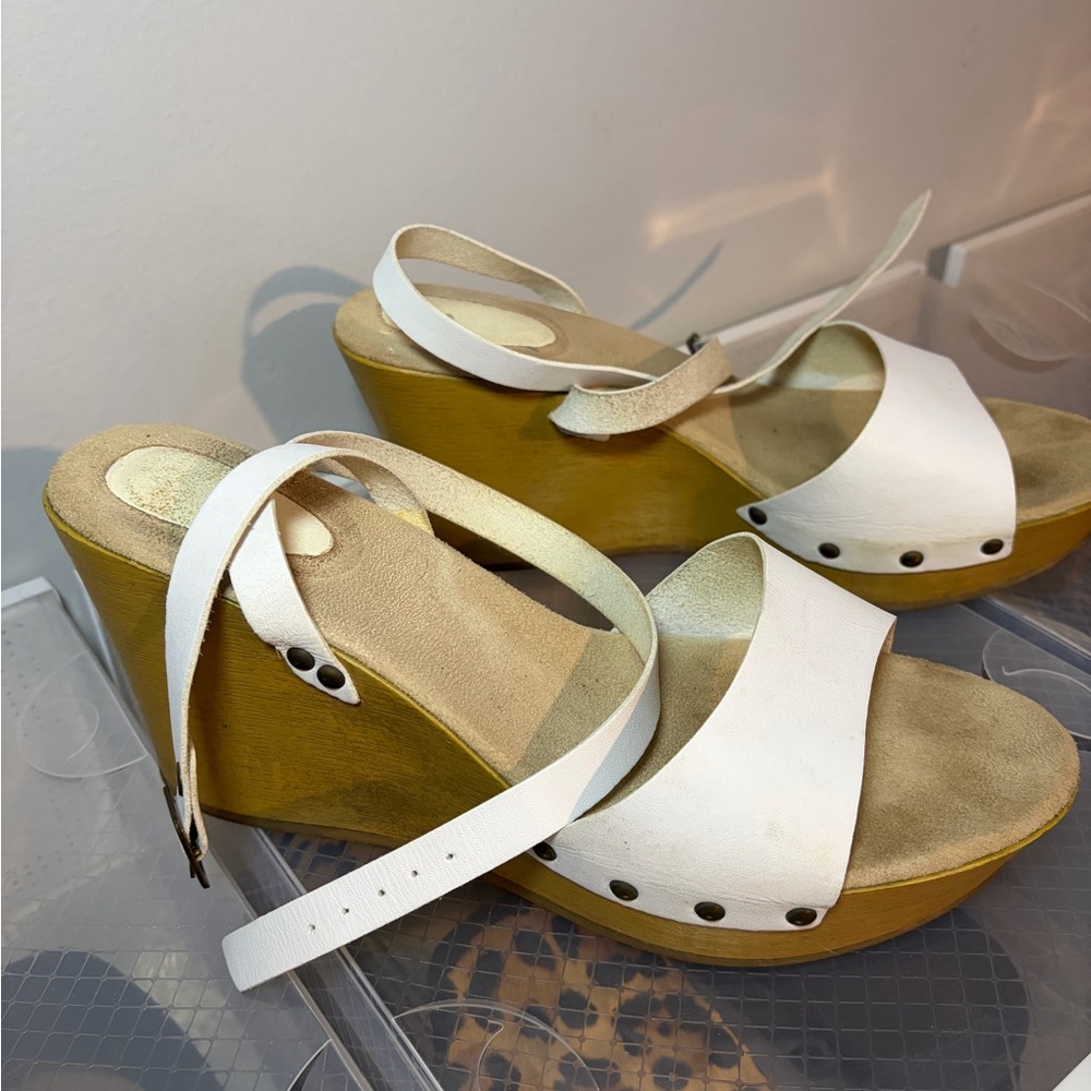White Faux Leather Studded Platform Wedge Sandals Ankle Strap Wood Heel Size 9